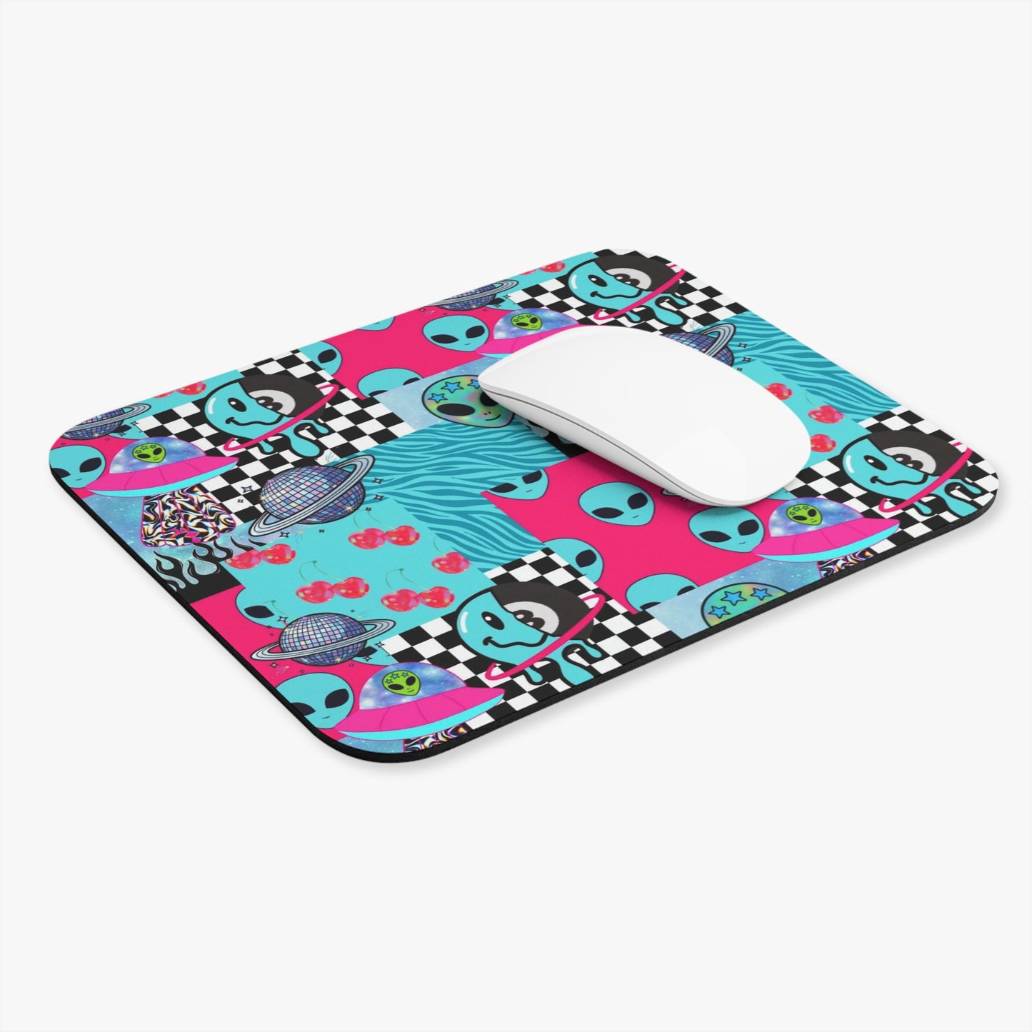 Retro Alien Pattern Mouse Pad – Neon Y2K UFO Desk Mat